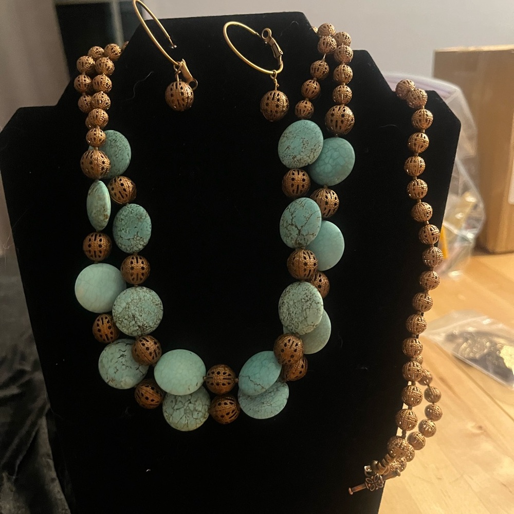 Elegant Blue and Brown Necklace with Stone and Natural Beads